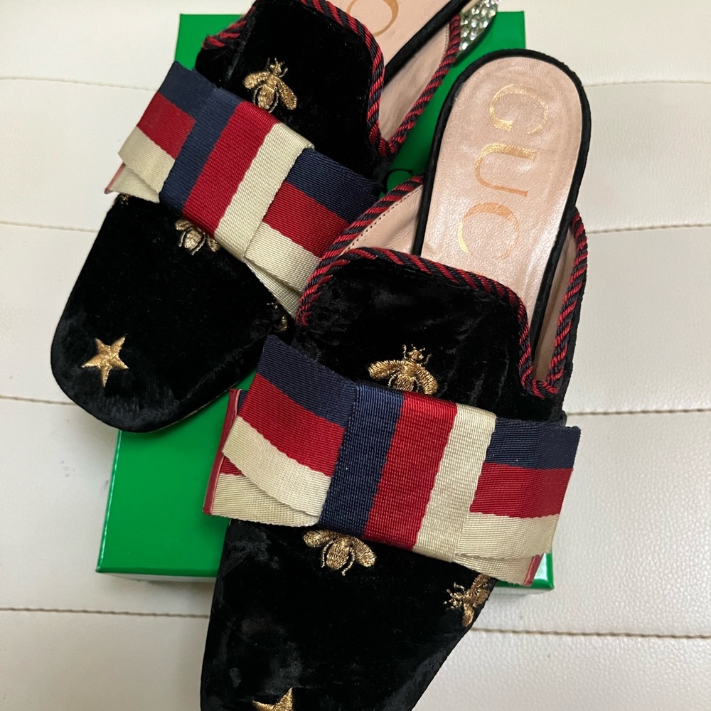 Gucci Black and Red Flats with Signature Stripes
